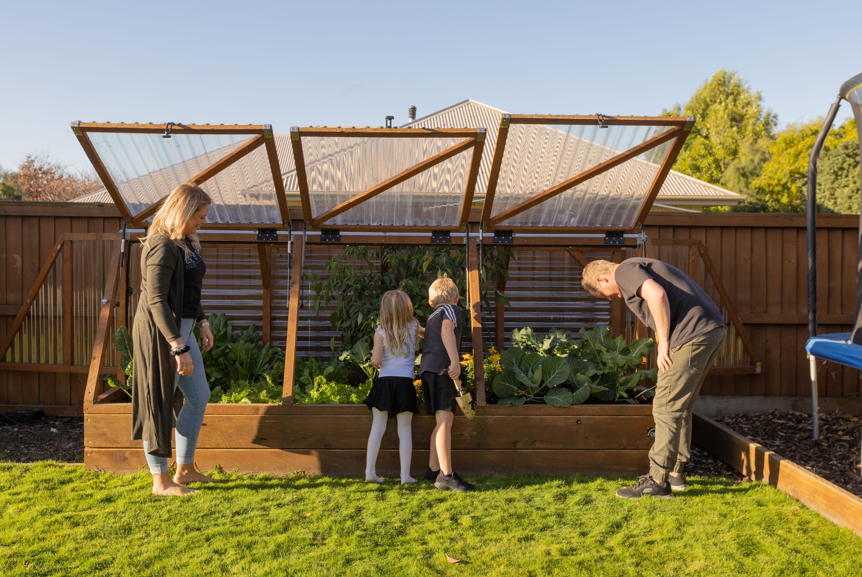 Large Garden with Canopy