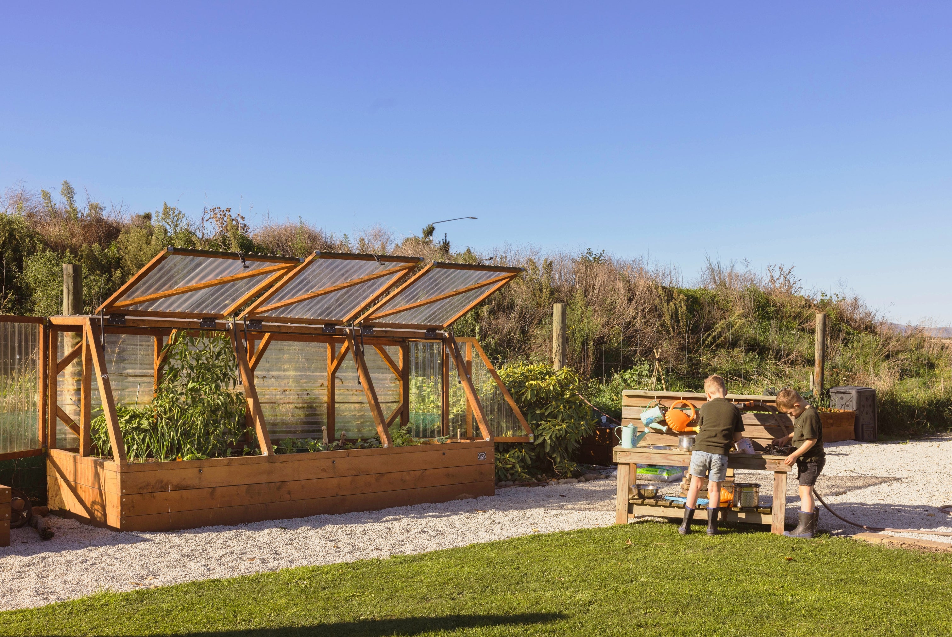 Large Garden with Canopy